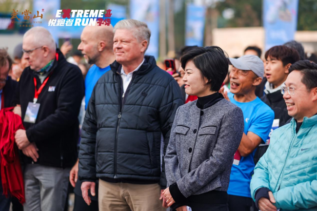 “你我心跳同频，快乐不分国界”首届EXTREMERUN悦跑者嘉年欢乐开跑